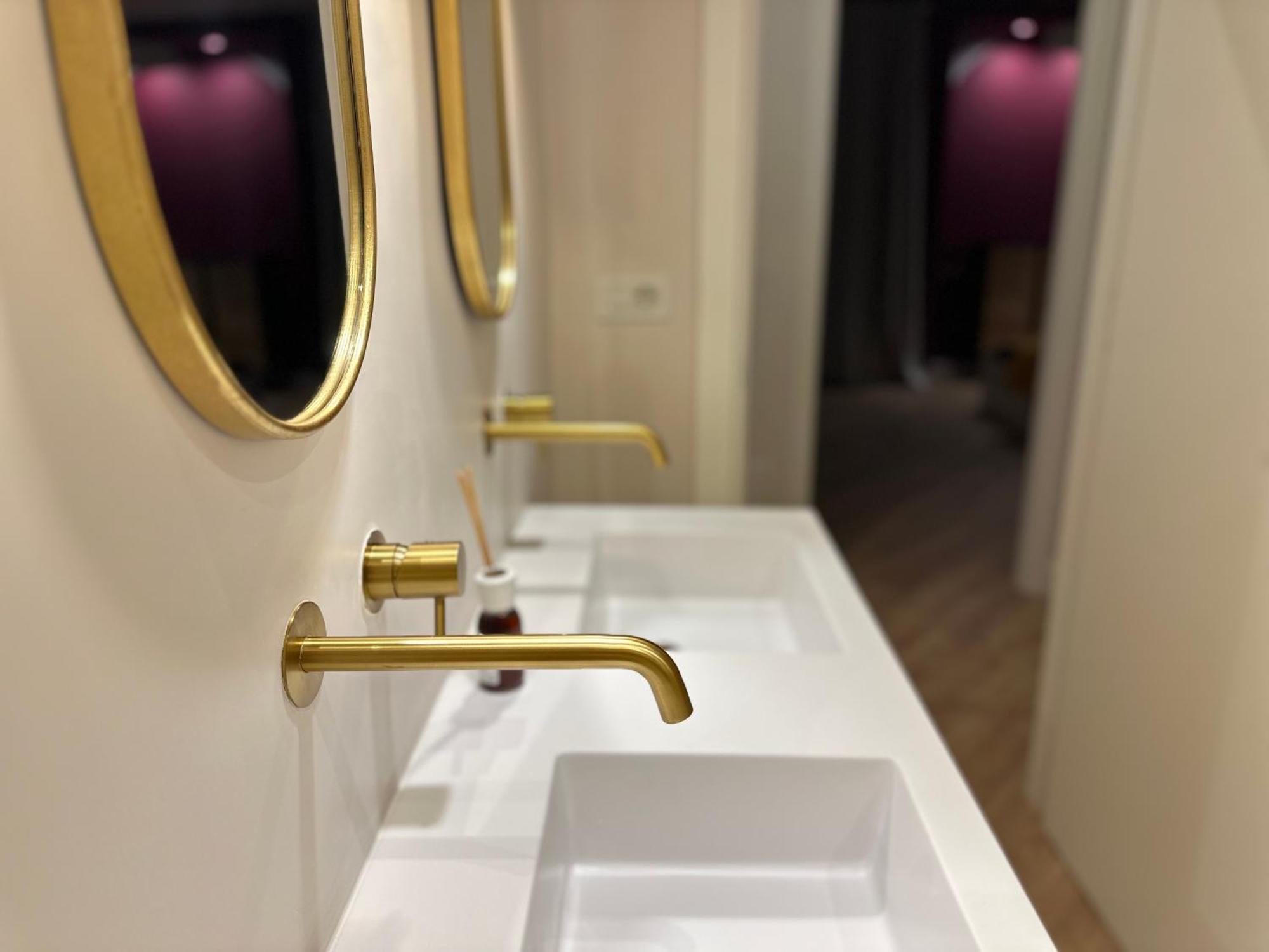 Art N Shelter Apartament Бари Экстерьер фото
