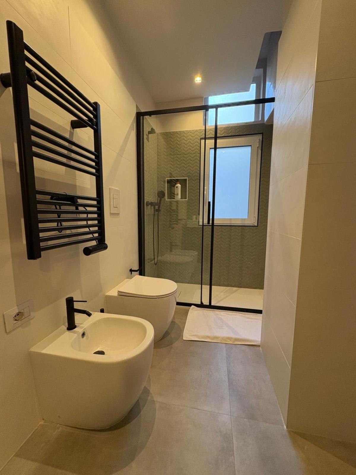 Art N Shelter Apartament Бари Экстерьер фото